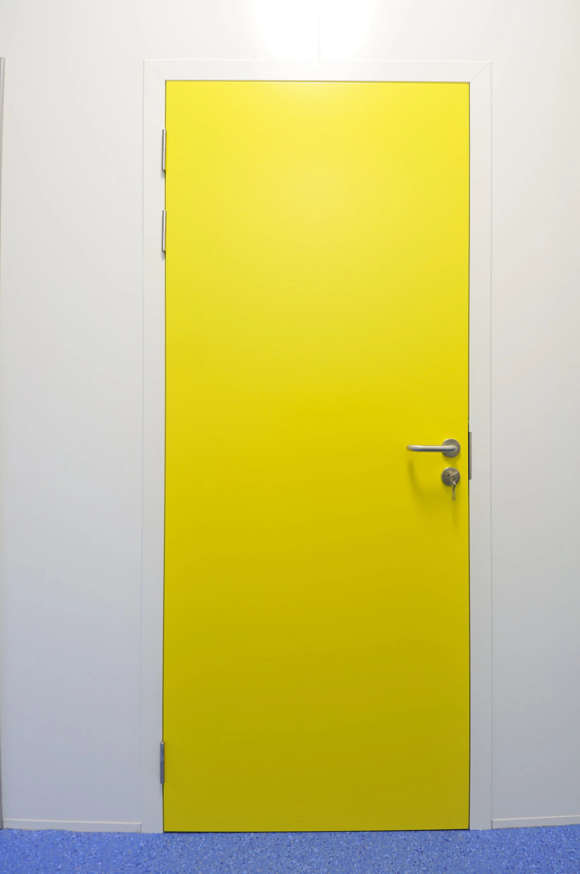 cleanroom door. wrap around door